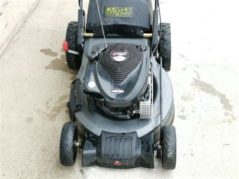 Briggs & Stratton 675EX, samohodna kosilica sa košem
