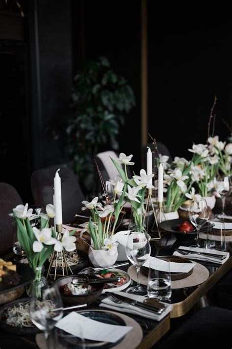 Городская майская свадьба в Москве | Winter wedding decorations ...