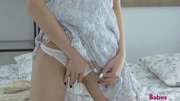 La Joven Nora Muestra Un Cuerpo Impresionante Mientras Se Masturba XVIDEOS