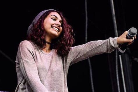 VidÉo Here Le Premier Extrait De Lalbum Dalessia Cara