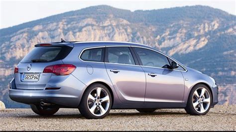 Anteprima Opel Astra Sports Tourer