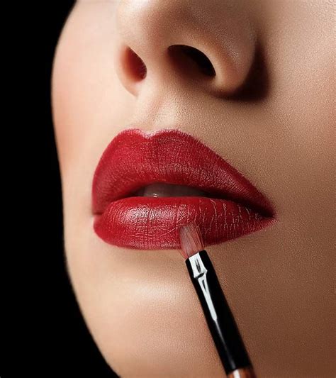 Why Do You Need A Lip Brush Lipstick Brush How To Apply Lipstick Lipgloss Red Lipsticks