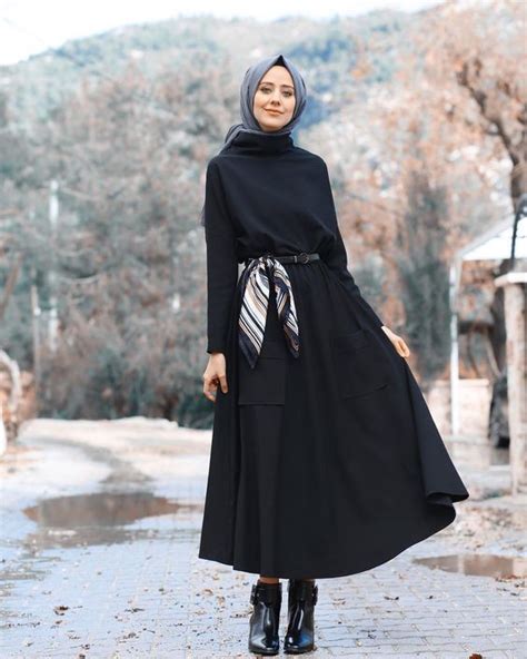 Siyah Elbise Şal Kombinleri Kadın Blogu Siyah elbise Elbise Moda