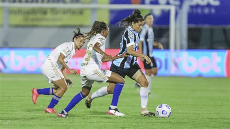 Gurias Gremistas Conhecem Rival Na Estreia Do Brasileir O Feminino