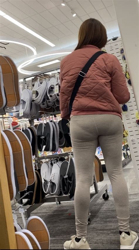 Latina Milf Vpl Spandex Leggings Yoga Pants Forum