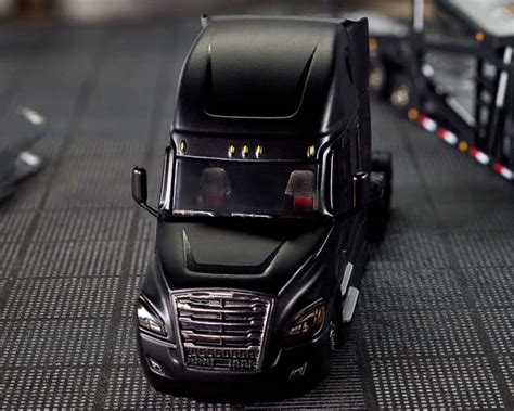 Hwc Elite Freightliner Cascadia Hot Wheels
