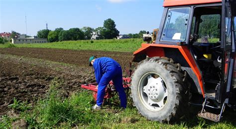 Pracownia maszyn rolniczych i pojazdów samochodowych CKZ PŁOŃSK