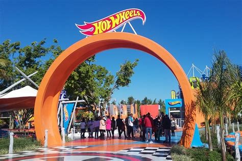 Visitamos A Nova Rea Hot Wheels No Parque Beto Carrero World