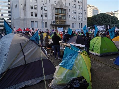 Caos De Tránsito Por El Acampe Piquetero En La Avenida 9 De Julio