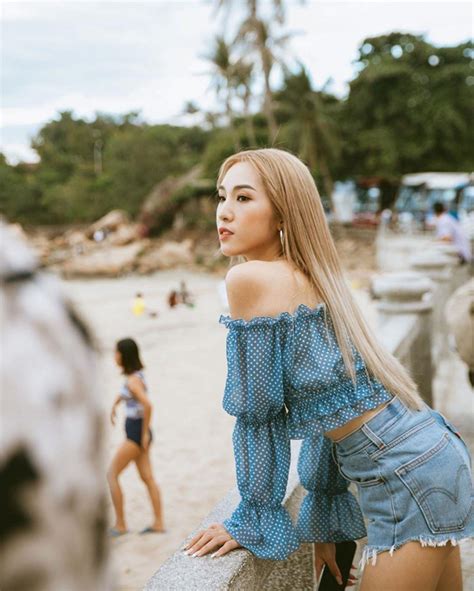 Bốn hot girl Việt là mẹ con nhưng ngày càng nóng bỏng