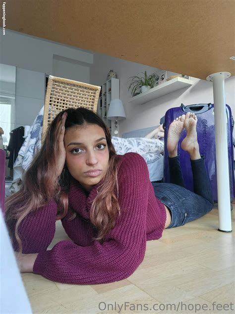 Hope Feet Hope Feet Nude OnlyFans Leaks Fappening FappeningBook
