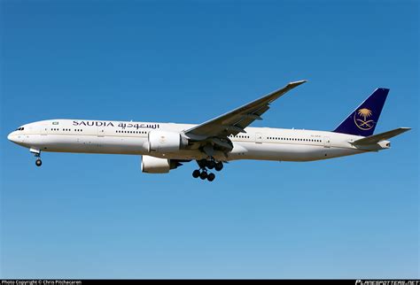 HZ AK41 Saudi Arabian Airlines Boeing 777 368ER Photo By Chris