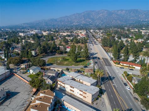 4133 La Crescenta Ave La Crescenta Ca 91214 Johnhart Commercial Real
