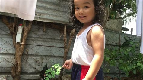 Ang Batang Kulot Nagpakain Ng Manok Youtube