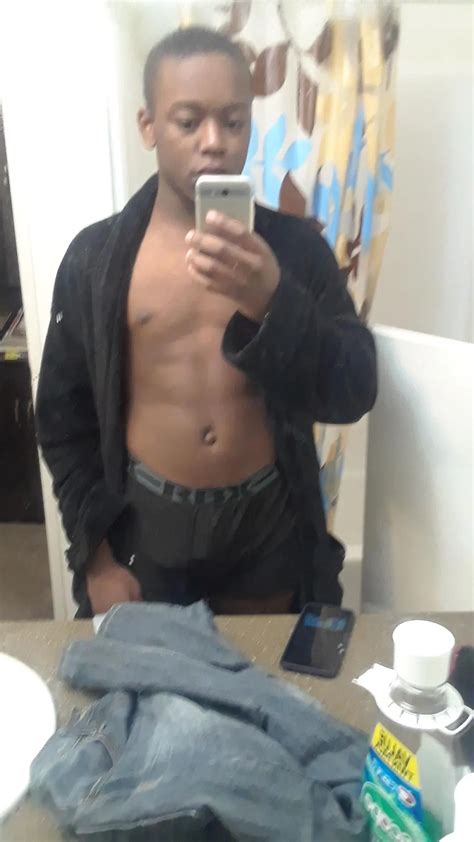 Im Not Gay Just Wanted To Show Off What Y All Think Scrolller