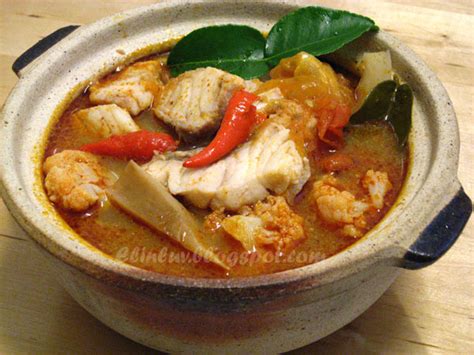 Elinluv's Tidbits Corner: Tom Yum Soup With Coconut Milk