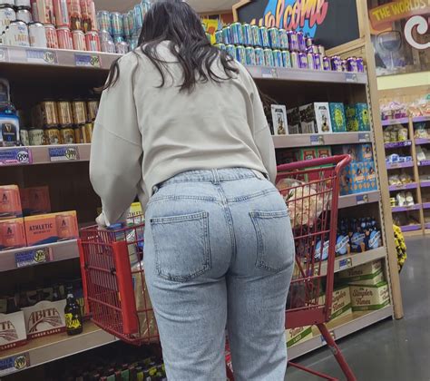 Brunette Bubble Butt Pawg Fills Out Jeans Tight Jeans Forum