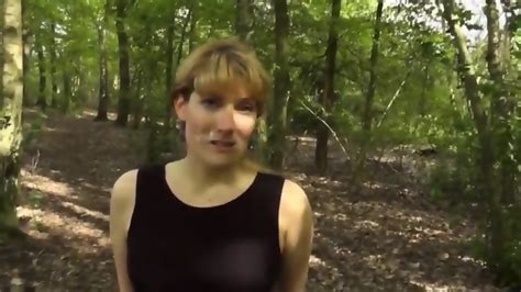 Milf Im Park Mit Wichse In Der Fresse