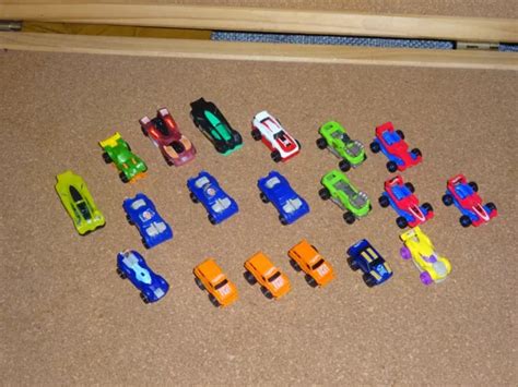 MATTEL HOT WHEELS Kinder Micro Cars Bundle Job Lot PicClick UK