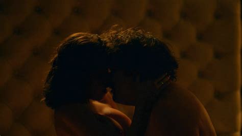 Naked Paulina Gaitán in Narcos