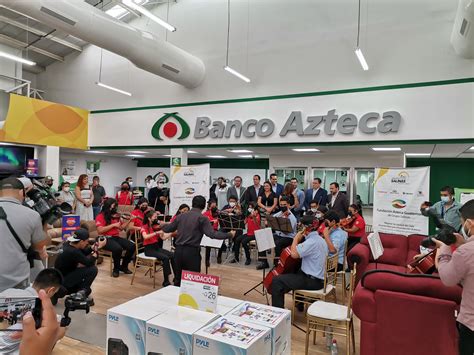 Inauguran nuevas sucursales de Elektra, Banco Azteca e Italika en
