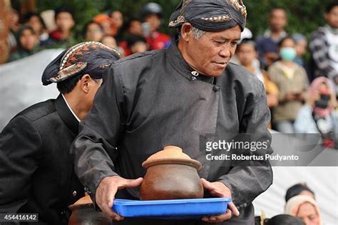 Rambut Gimbal Photos And Premium High Res Pictures Getty Images