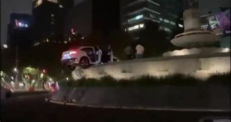 Carro Audi Termina En La Fuente De La Diana Cazadora De La Cdmx