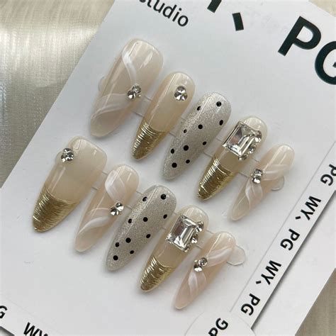 Wearing Armor Handmade High End Nude Magic Mirror French Streamer Manicure Cat Eye Polka Dot