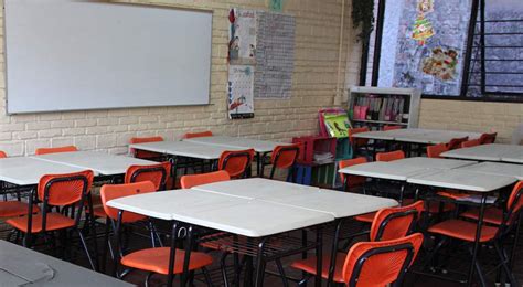 Expulsan a alumno de secundaria porque su tío es gay