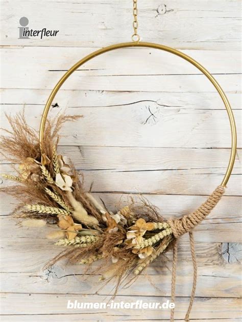 Flower Hoop Maximilian Gro Er Goldfarbener Blumenring Mit Getreide