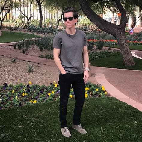What To Wear To A Club For Men Kembeo