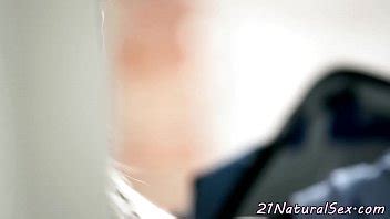 Euro babe masturbándose y digitación XVIDEOS