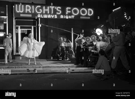 Blonde Year USA Director Andrew Dominik Ana De Armas Stock Photo Alamy