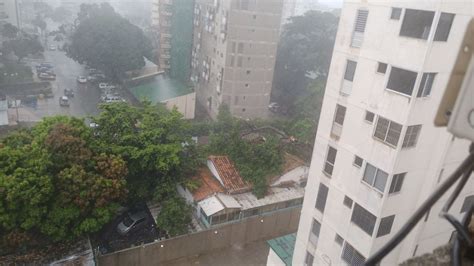 Lluvias Causaron Estragos En Varias Zonas De Caracas Este S Bado