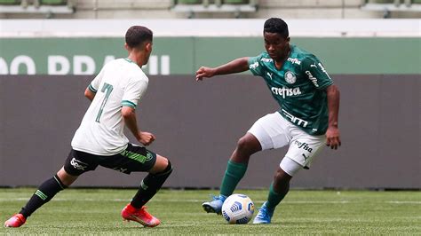 Palmeiras Promove Estreia De Promessa De 15 Anos No Time Sub 20