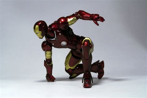 Железный человек в полный рост - картинки для рабочего стола и фото обои