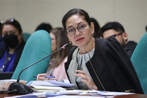 Binabati Ng Mga Senador Ang Pagsususpinde Ng Comelec Ng Mga Paglilitis
