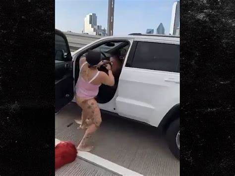 Half Naked Woman Hangs On To Speeding Suv In Wild Dallas Freeway Fight
