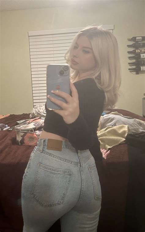 𝙆𝙞𝙣𝙜 𝙠𝙮𝙡𝙞𝙚 on Twitter Huge ass lips that you cant touch