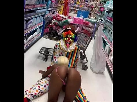 Payaso Recibe Una Mamada En La Ciudad De La Fiesta Xvideos