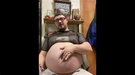 啤酒臃肿的猪需要更大 Pornhub Gay