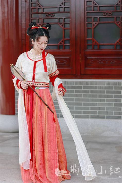 Pakaian Tradisional Cina Hanfu Kylie Smith