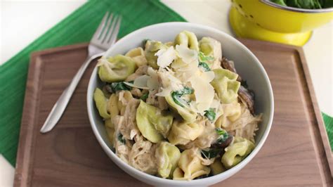 Slow Cooker Chicken Alfredo Tortellini Recipe