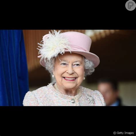 T Mulo Da Rainha Elizabeth Ii Foi Colocado Ao Lado De Seus Pais