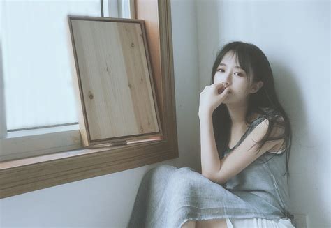 Hot girl Trung Quốc với gương mặt vừa xinh vừa soái quá mức quy định