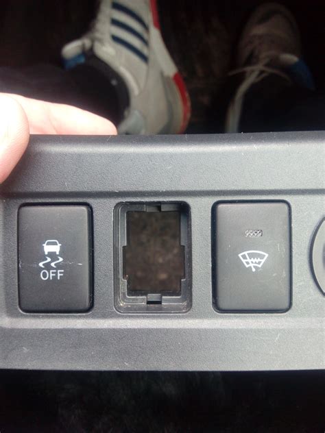 Перенос кнопки подогрева сидений — Toyota RAV4 (III), 2 л, 2011 года ...