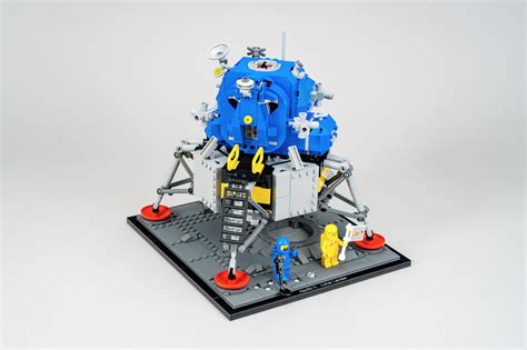 LEGO MOC Classic Space - Lunar Lander! by Simon Lenz | Rebrickable ...