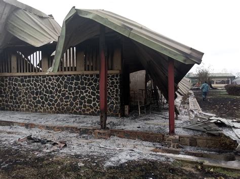 Anglophone Separatists In Cameroon Raze Mamfe District Hospital Humangle