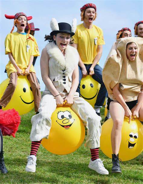 The ultimate guide to Edinburgh's Fringe Festival for first-timers ...