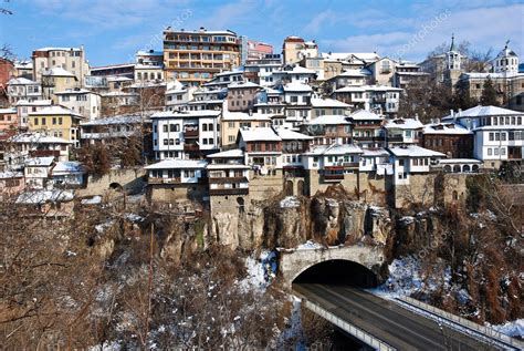 Old Town Veliko Tarnovo above the Yantra river — Stock Photo ...